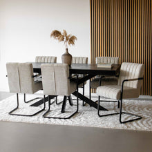 Laden Sie das Bild in den Galerie-Viewer, Kick Esszimmerstuhl Isa - Dunkelgrau