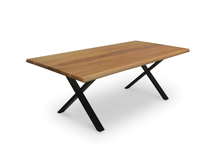 Laden Sie das Bild in den Galerie-Viewer, Couchtisch Eiche Massivholz mit Baumkante