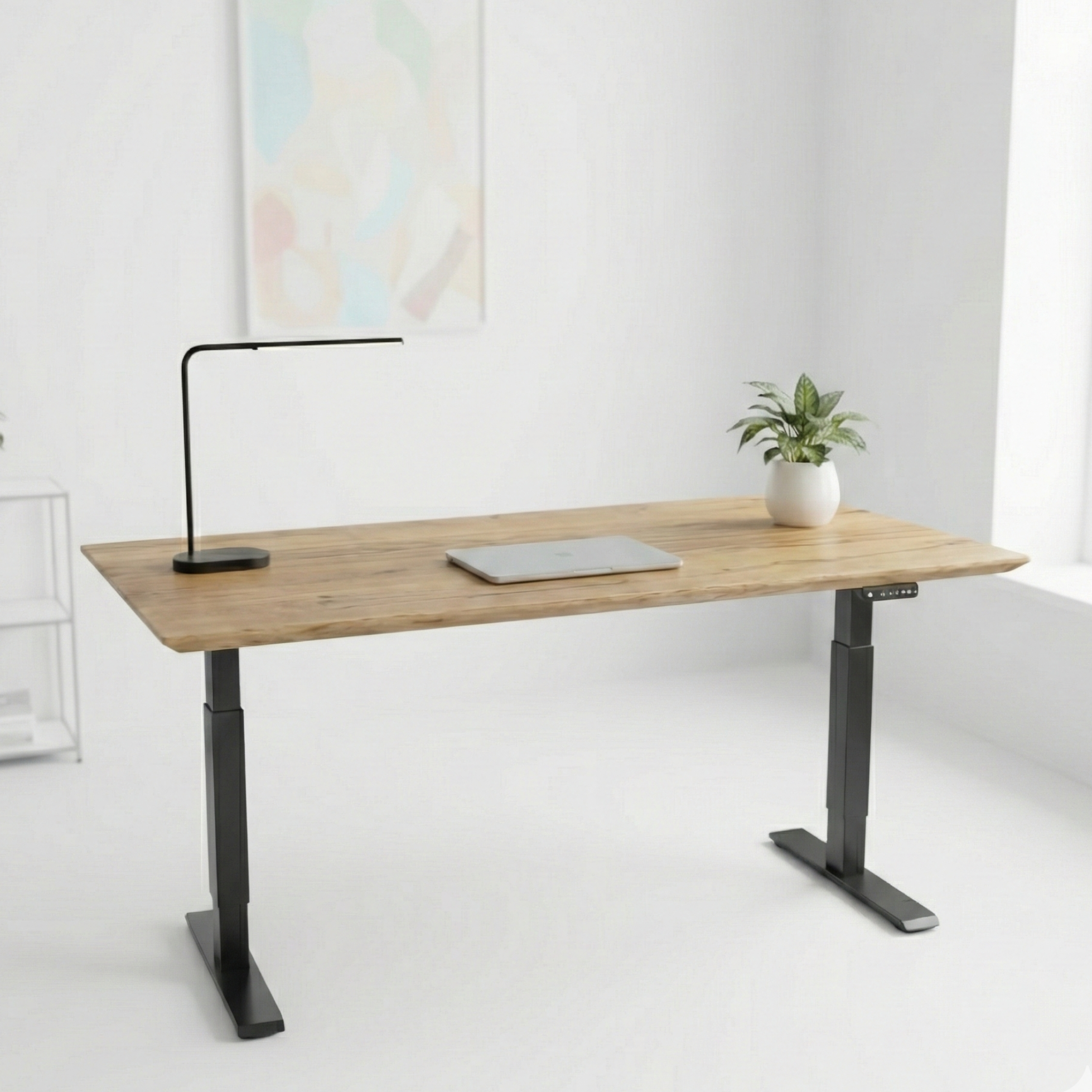 Elektrisch höhenverstellbarer Schreibtisch