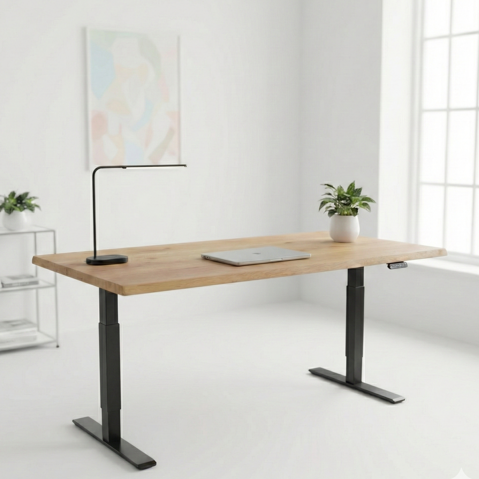 Elektrisch höhenverstellbarer Schreibtisch