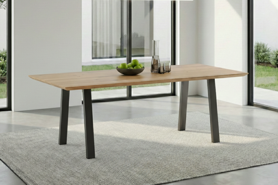 Esstisch Eiche Massivholz mit Schweizer Kante